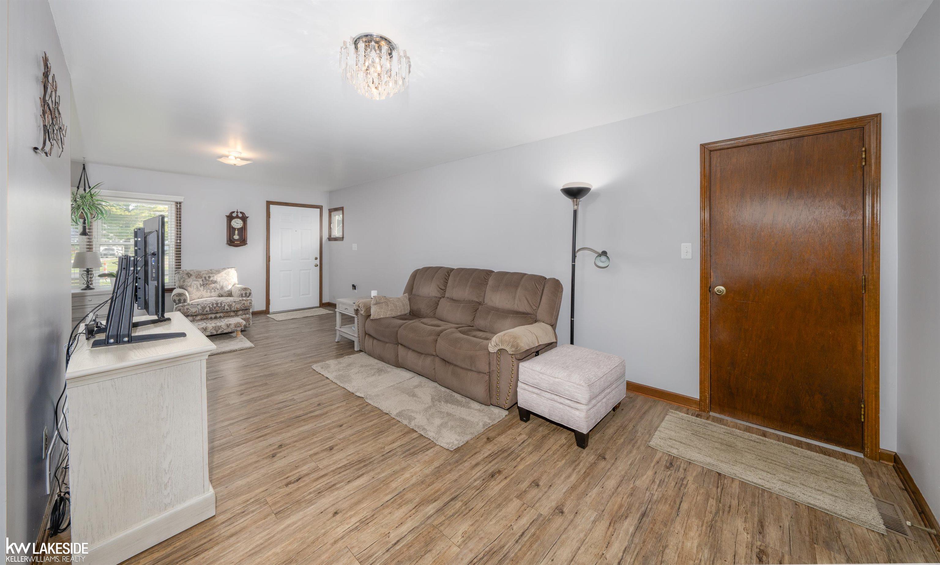 32794 Sutton Road New Baltimore, MI 48047 - Photo 16 of 32 50159870-5f188c37-1859-48b9-8c11-41450fa7e706.JPG