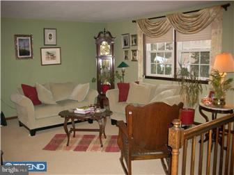 26 Dawn Road Levittown, PA 19056 - Photo 2 of 12 Living Room