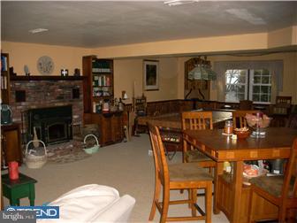 26 Dawn Road Levittown, PA 19056 - Photo 5 of 12 Family Room