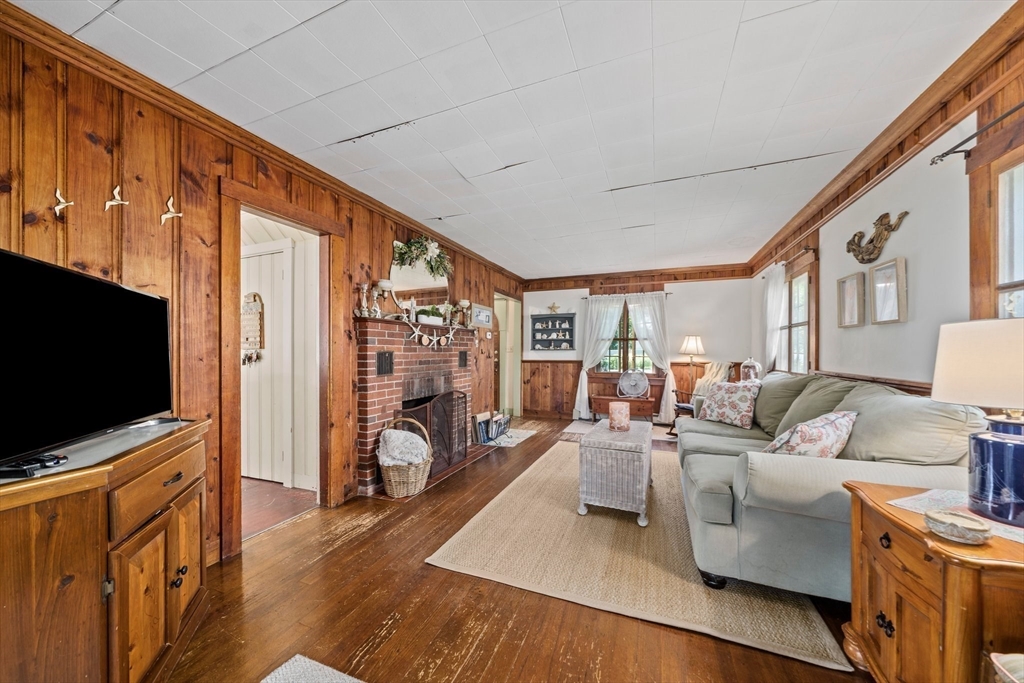 43 Virginia Street Marshfield, MA 02050 - Photo 14 of 41