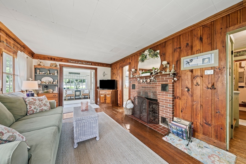 43 Virginia Street Marshfield, MA 02050 - Photo 17 of 41