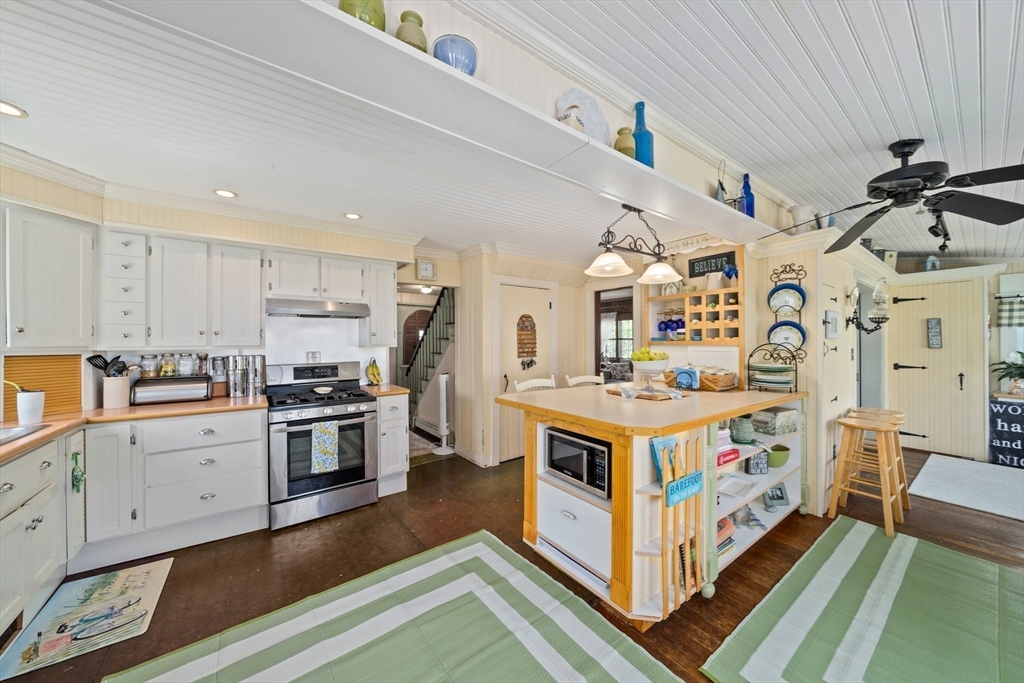 43 Virginia Street Marshfield, MA 02050 - Photo 8 of 41