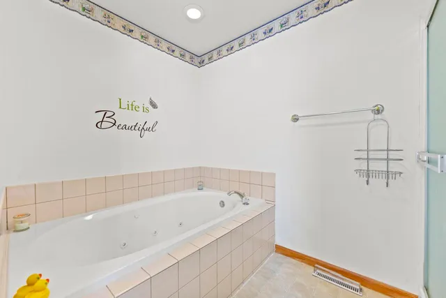 $260,000 | 816 Lake Summerset Road, Lake Summerset, IL 61019