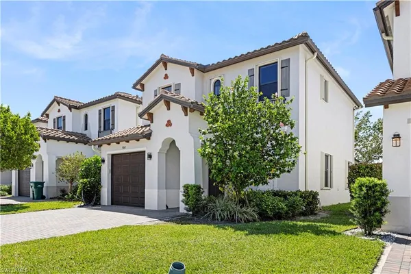 $525,000 | 9045 Madrid Circle, Naples, FL 34104