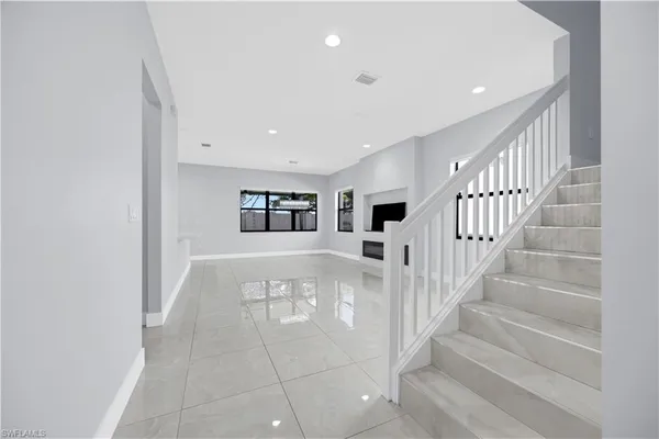 a view of entryway and hall