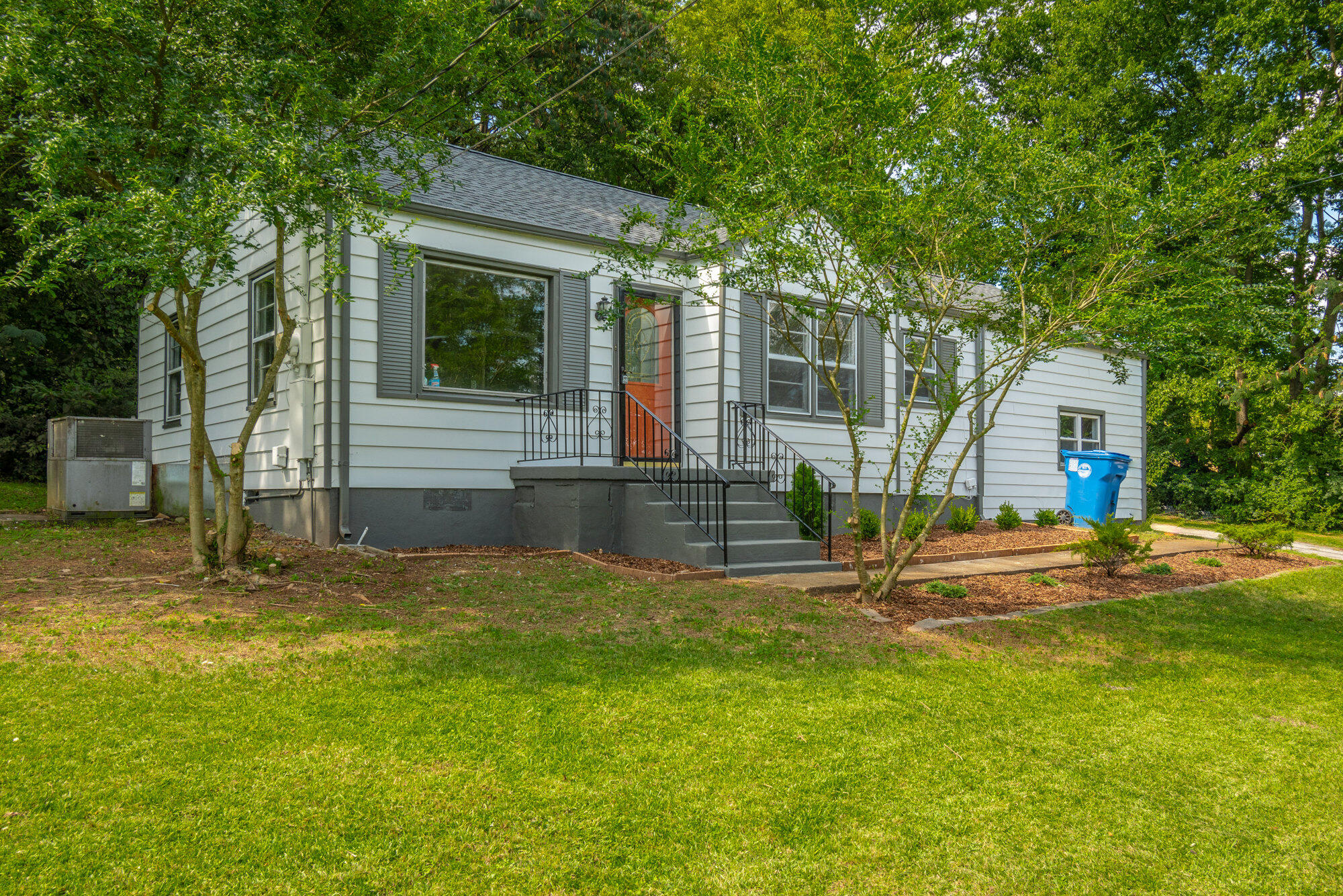 1423 Hickory Valley Road Chattanooga, TN 37421 - Photo 2 of 31 1423 Hickory Valley Rd.