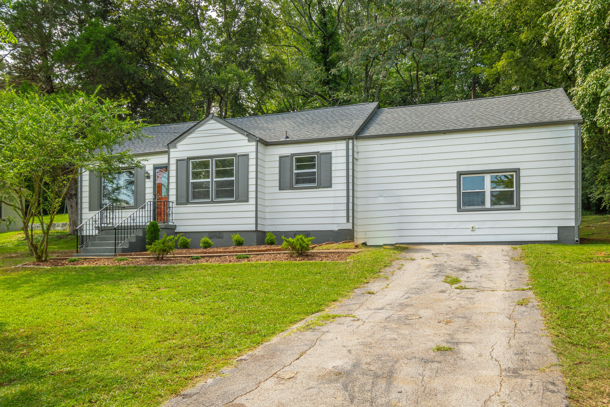 1423 Hickory Valley Road Chattanooga, TN 37421 - Photo 5 of 31 1423 Hickory Valley Rd.