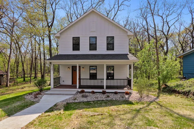 $624,900 | 787 Odsila Way, Fontana, WI 53125