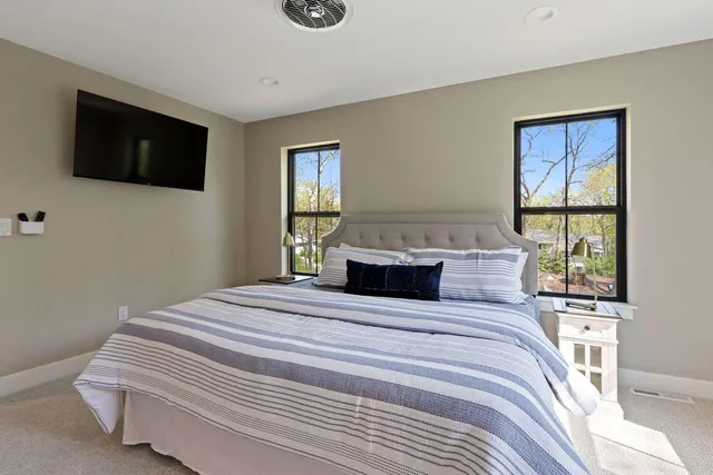 $624,900 | 787 Odsila Way, Fontana, WI 53125