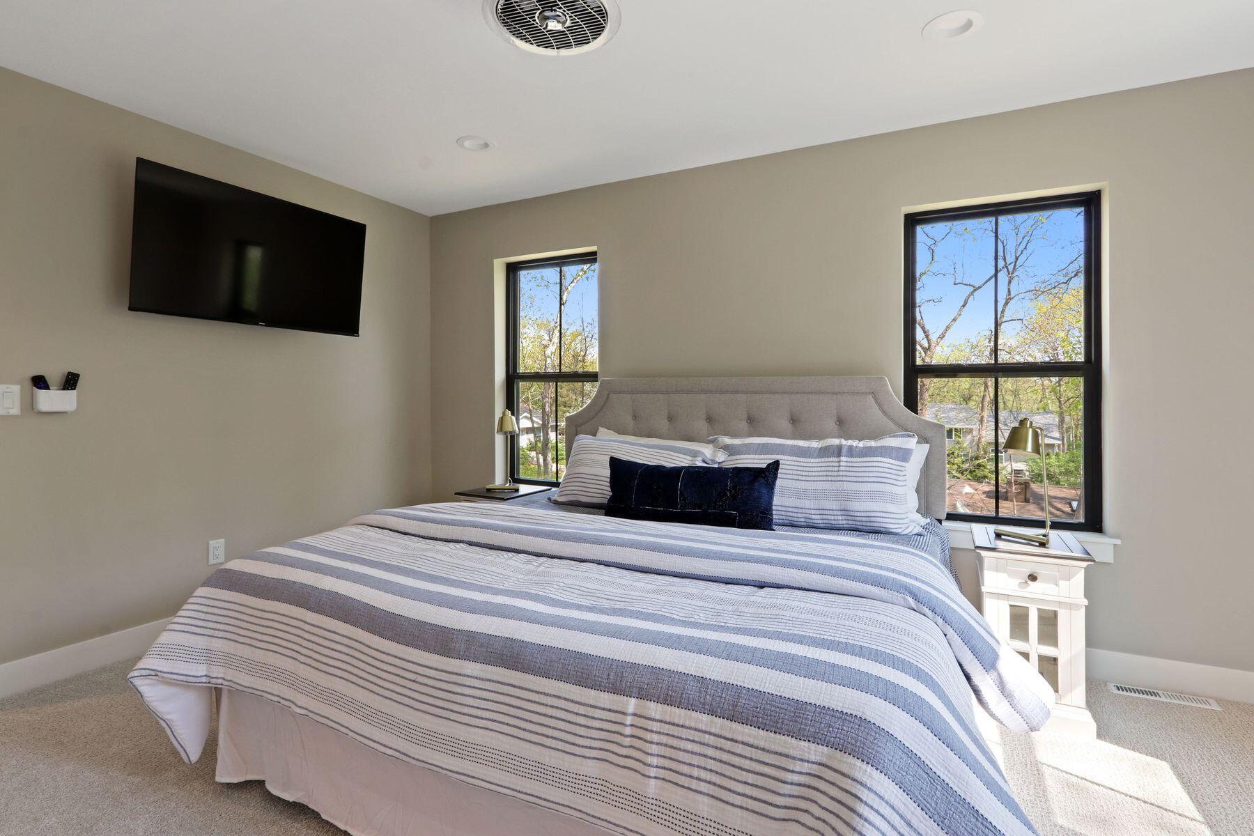 787 Odsila Way Fontana, WI 53125 - Photo 17 of 27 Primary Bedroom