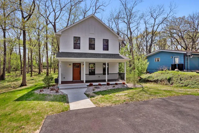 $624,900 | 787 Odsila Way, Fontana, WI 53125