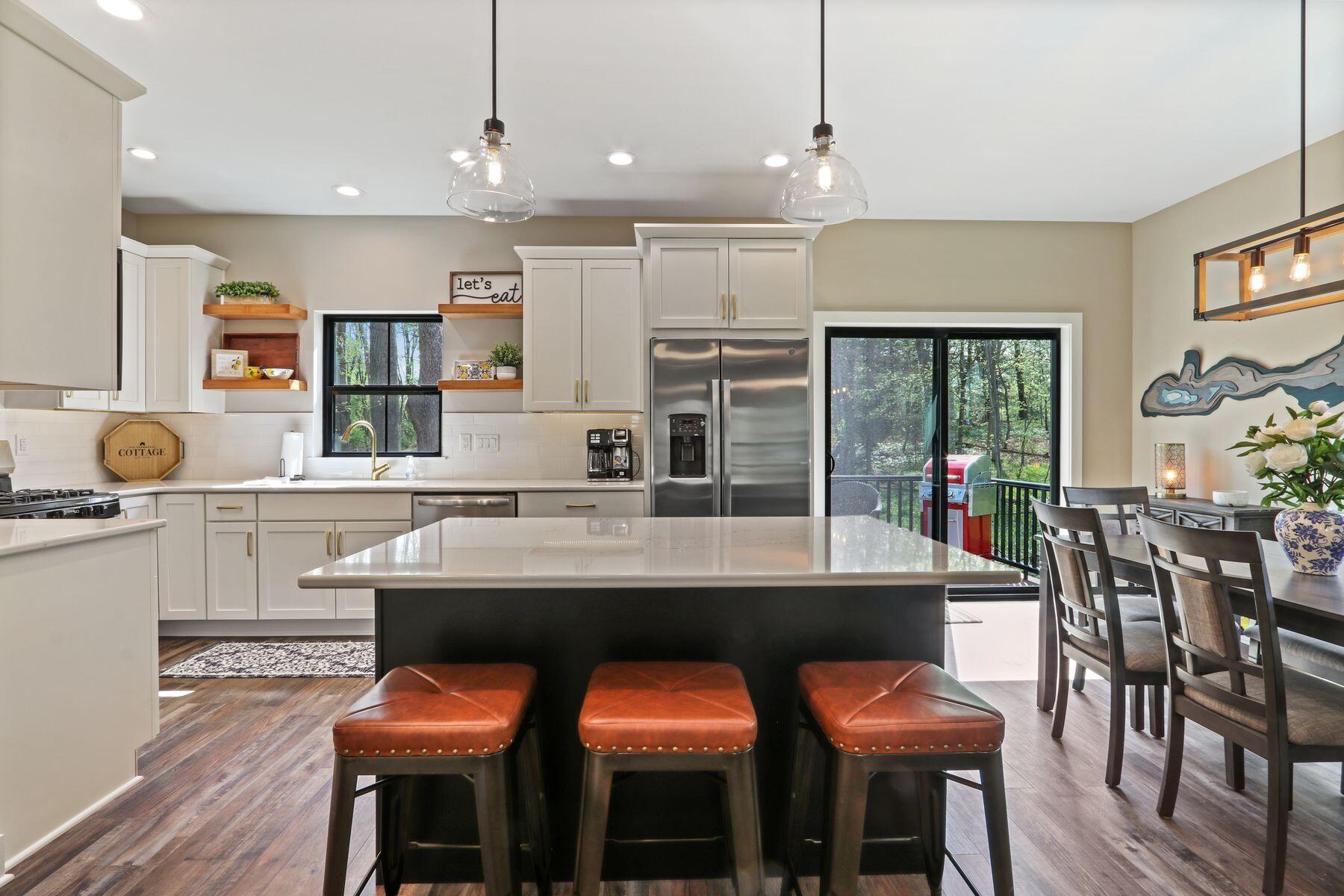 787 Odsila Way Fontana, WI 53125 - Photo 9 of 26 Perfect for Entertaining