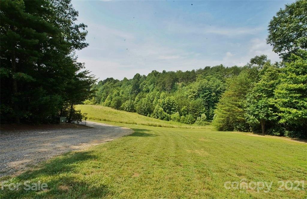 134 Avondale Road Mount Airy, NC 27030 - Photo 5 of 22 Gallery Image 5