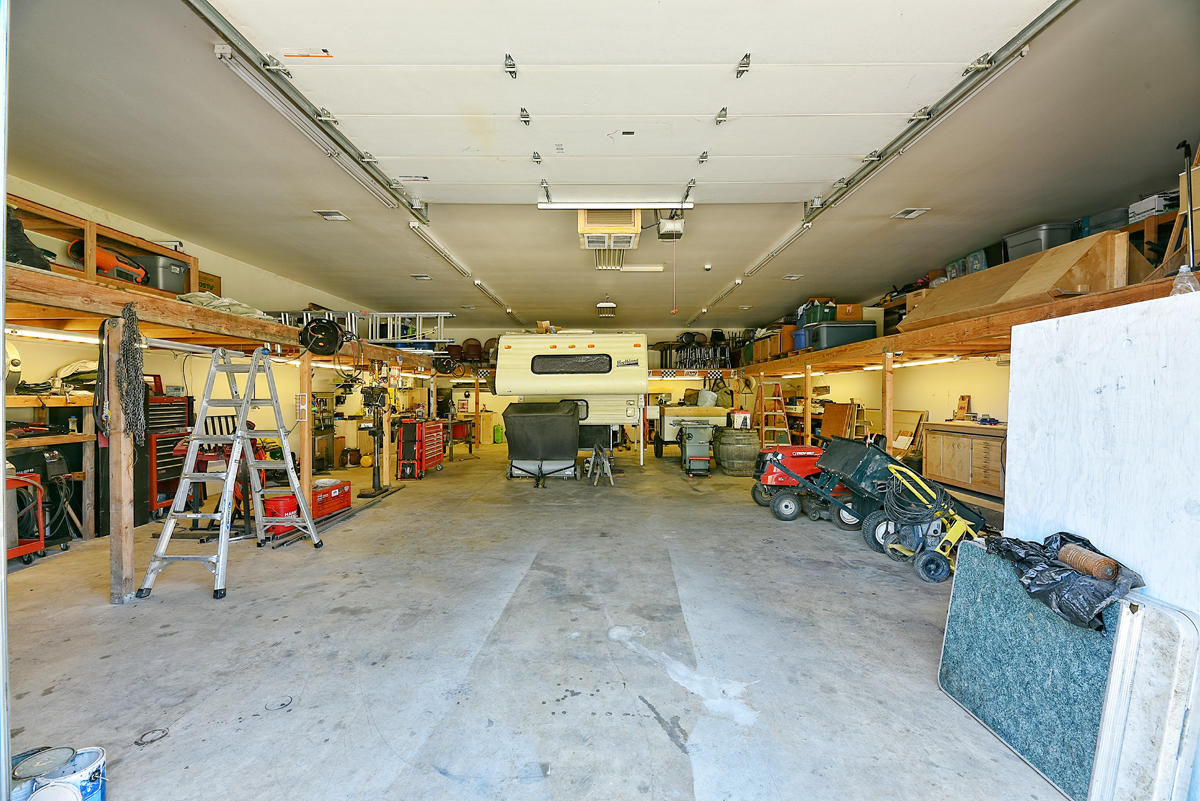 1559 Lonnon Road Grants Pass, OR 97527 - Photo 5 of 31 DSC_6859