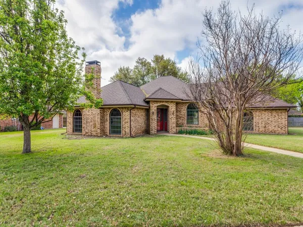 $325,000 | 7413 Fuller Circle, Fort Worth, TX 76133