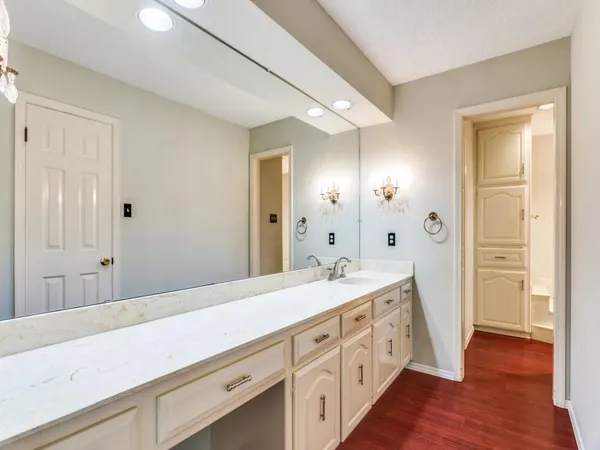 $325,000 | 7413 Fuller Circle, Fort Worth, TX 76133