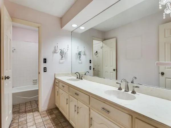 $325,000 | 7413 Fuller Circle, Fort Worth, TX 76133