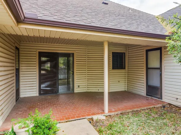 $325,000 | 7413 Fuller Circle, Fort Worth, TX 76133