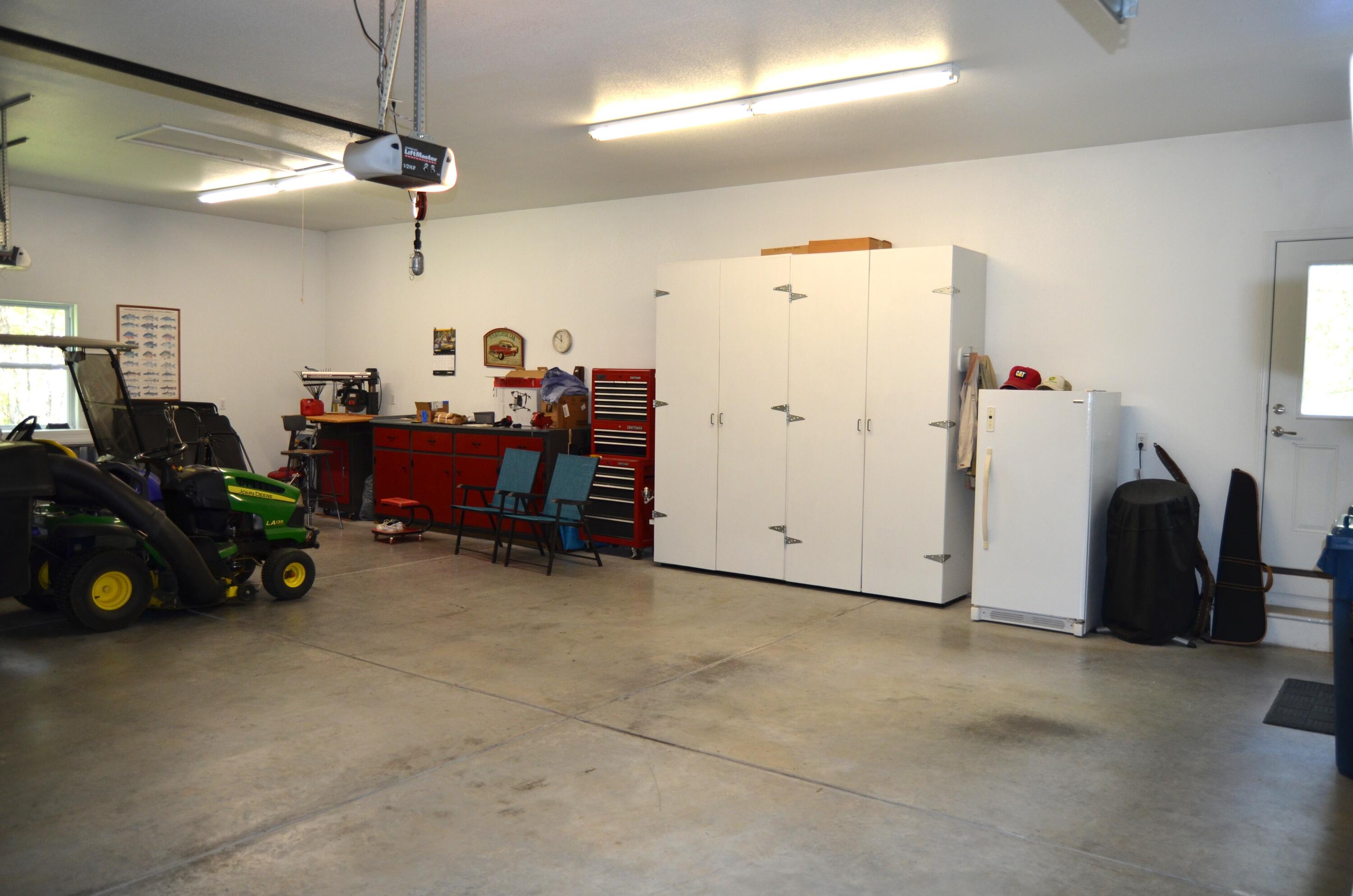 407 Millwood Drive Reeds Spring, MO 65737 - Photo 34 of 48 3 Car Garage