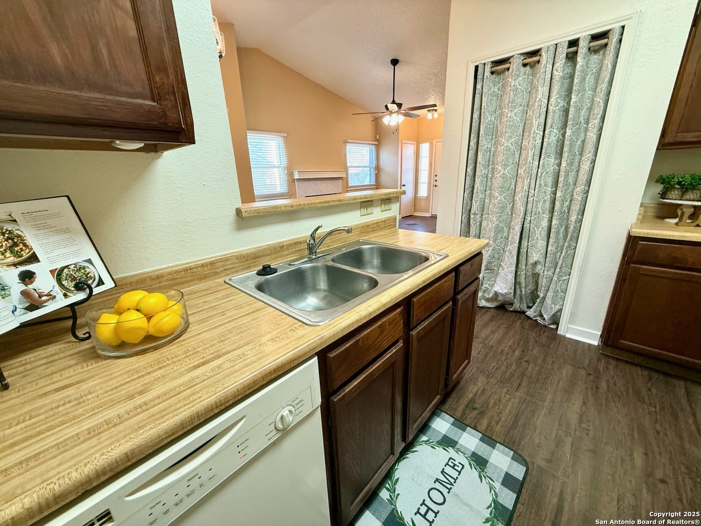 3420 Ridge Smoke San Antonio, TX 78247 - Photo 9 of 20 a bathroom with a sink and a mirror