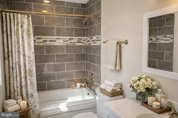 $475,000 | 120 Ridge Top Lane, Linden, VA 22642