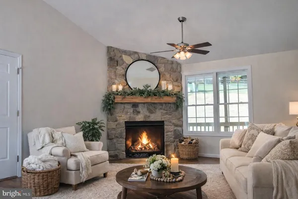 $475,000 | 120 Ridge Top Lane, Linden, VA 22642