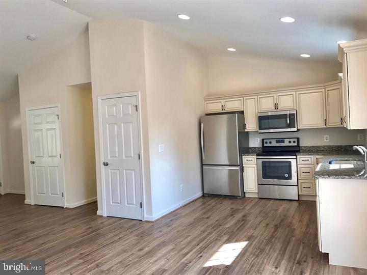 120 Ridge Top Lane Linden, VA 22642 - Photo 7 of 25 Cathedral Ceilings, photo similar