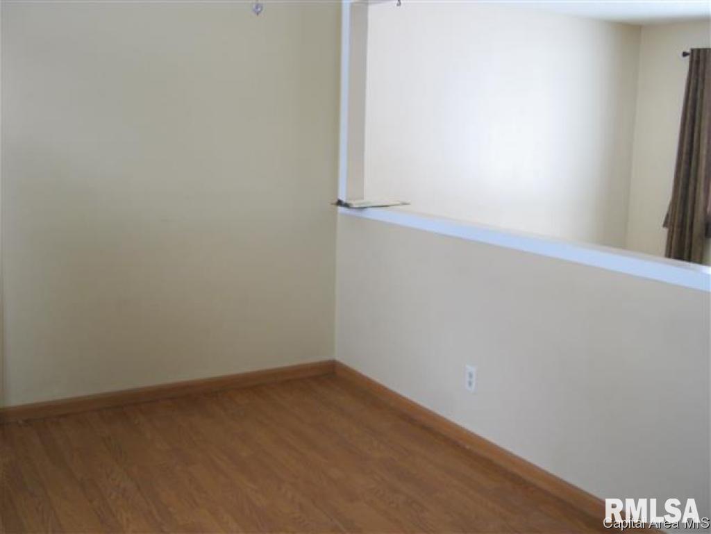 2113 Scarbrough Road Springfield, IL 62702 - Photo 3 of 10