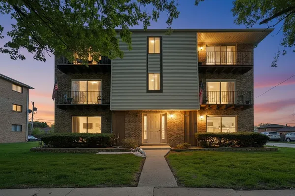 $175,000 | 8039 Beloit Avenue, Unit 3B, Bridgeview, IL 60455