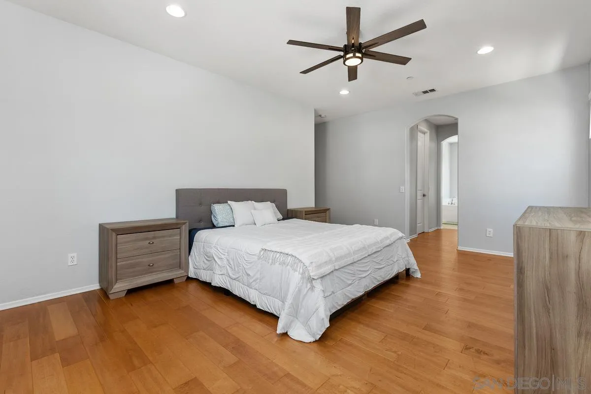 3669 Lake Park Road Fallbrook, CA 92028 - Photo 20 of 44 Primary Bedroom