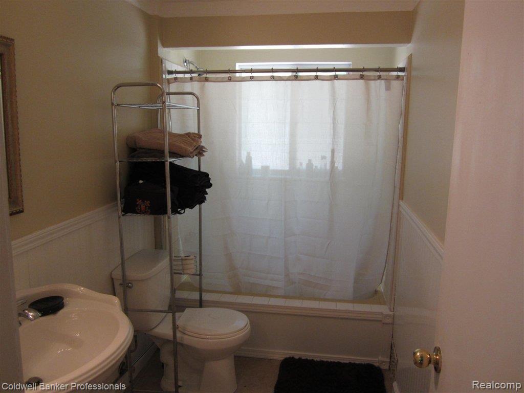 13150 Torrey Road Fenton, MI 48430 - Photo 14 of 16 IMG_0631.JPG