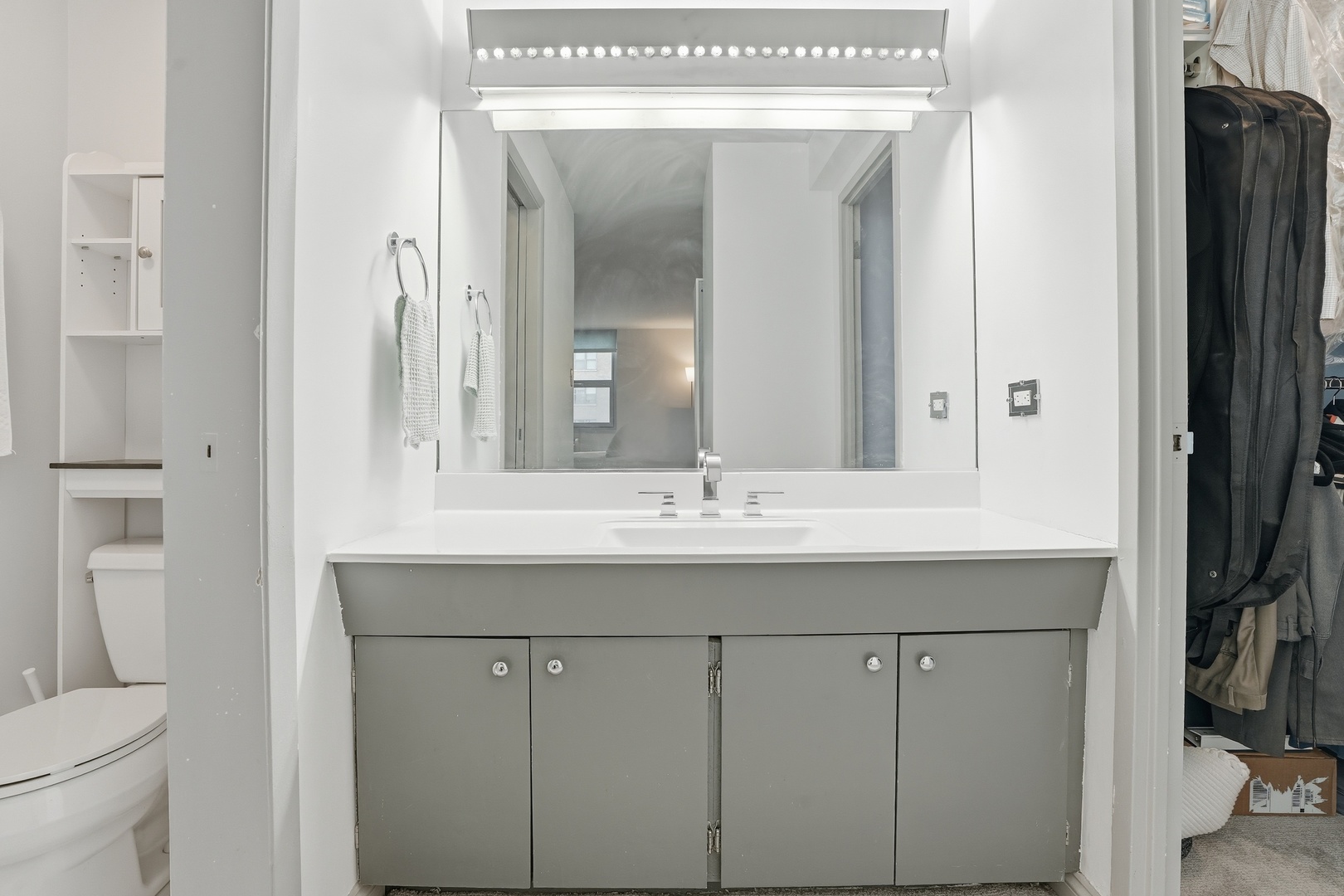 6147 North Sheridan Road, Unit 18B Chicago, IL 60660 - Photo 14 of 30 Gallery Image 14