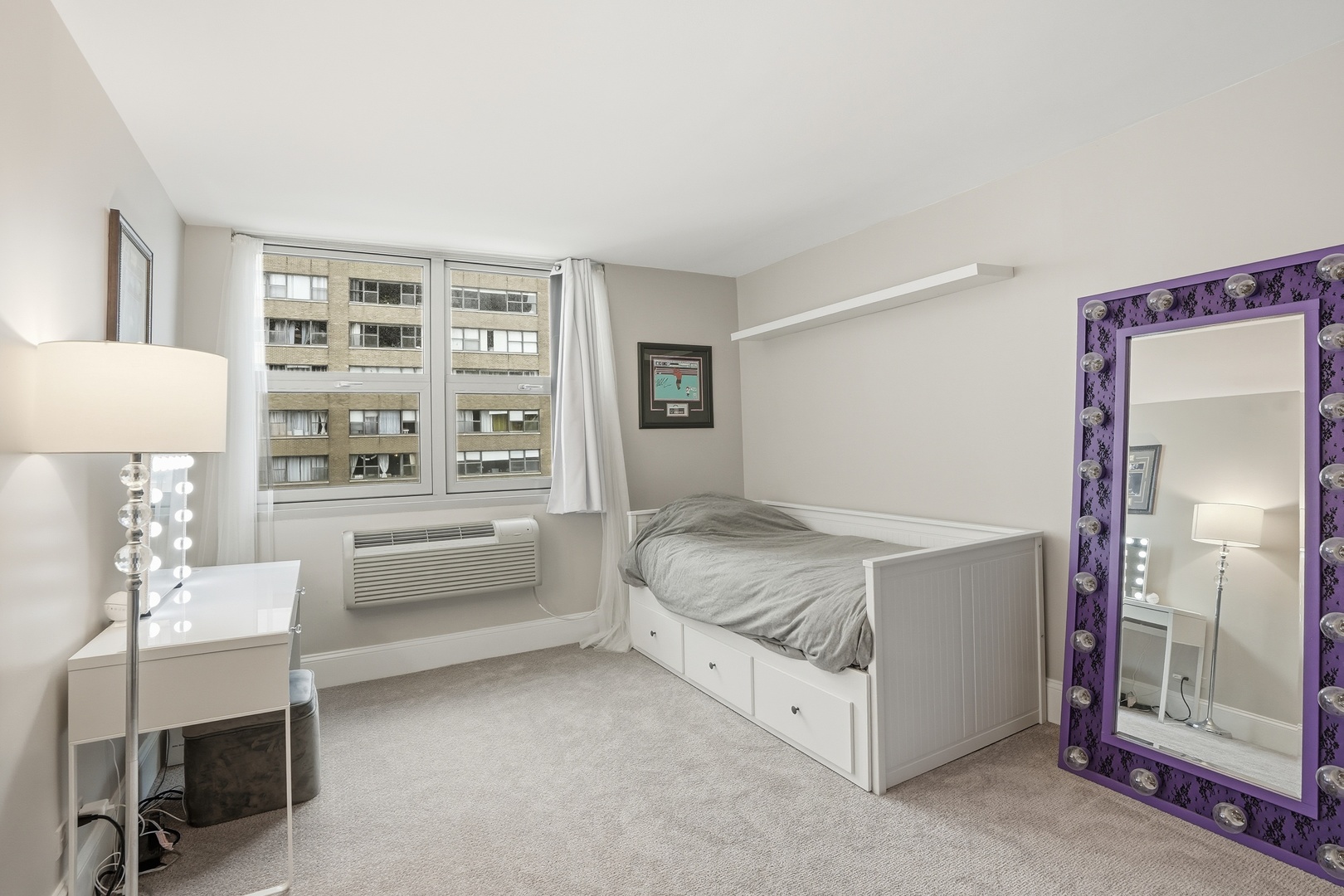 6147 North Sheridan Road, Unit 18B Chicago, IL 60660 - Photo 17 of 30 Gallery Image 17