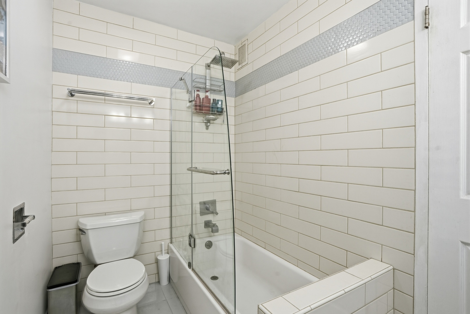 6147 North Sheridan Road, Unit 18B Chicago, IL 60660 - Photo 20 of 30 Gallery Image 20