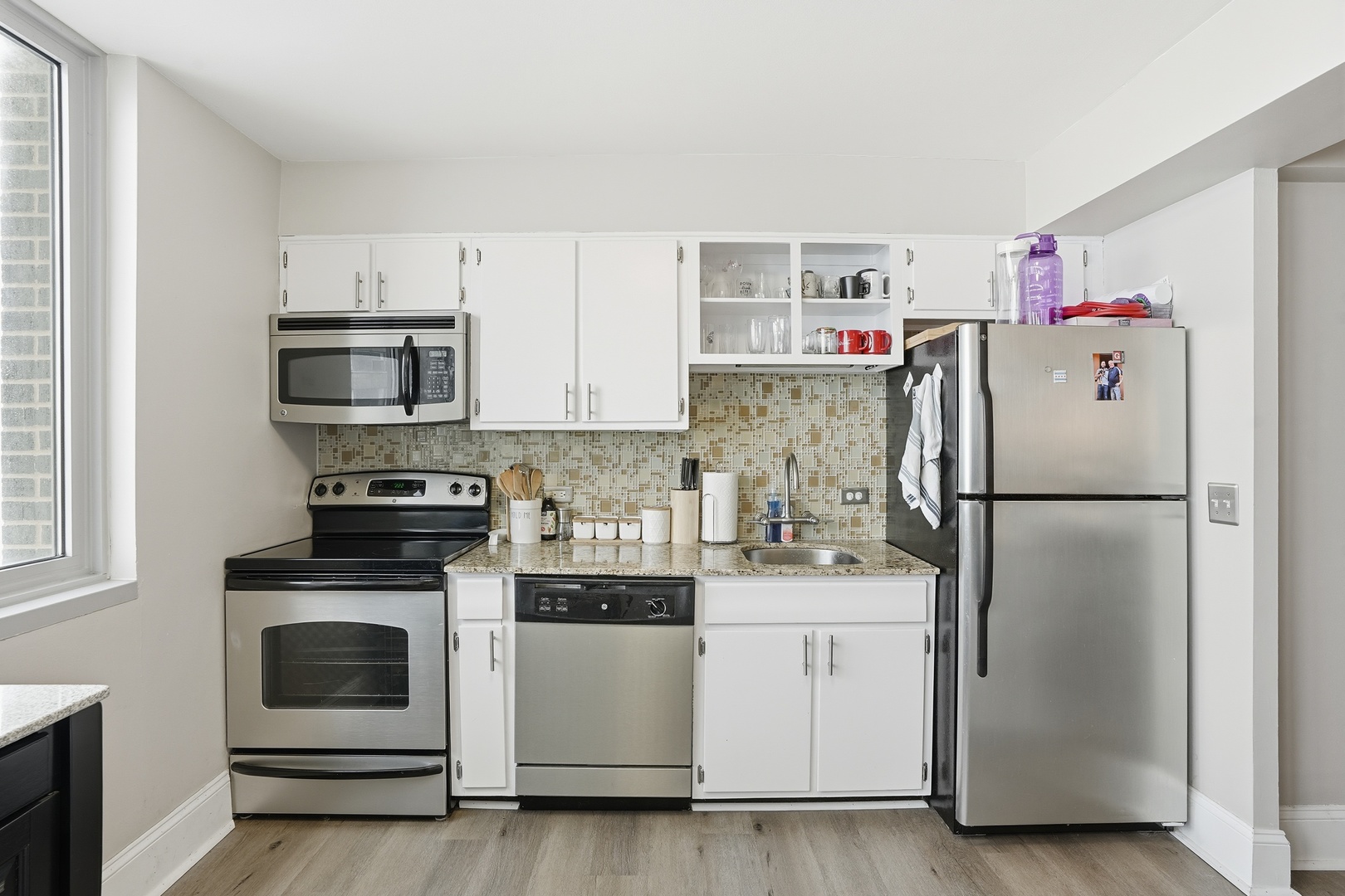 6147 North Sheridan Road, Unit 18B Chicago, IL 60660 - Photo 10 of 30 Gallery Image 10