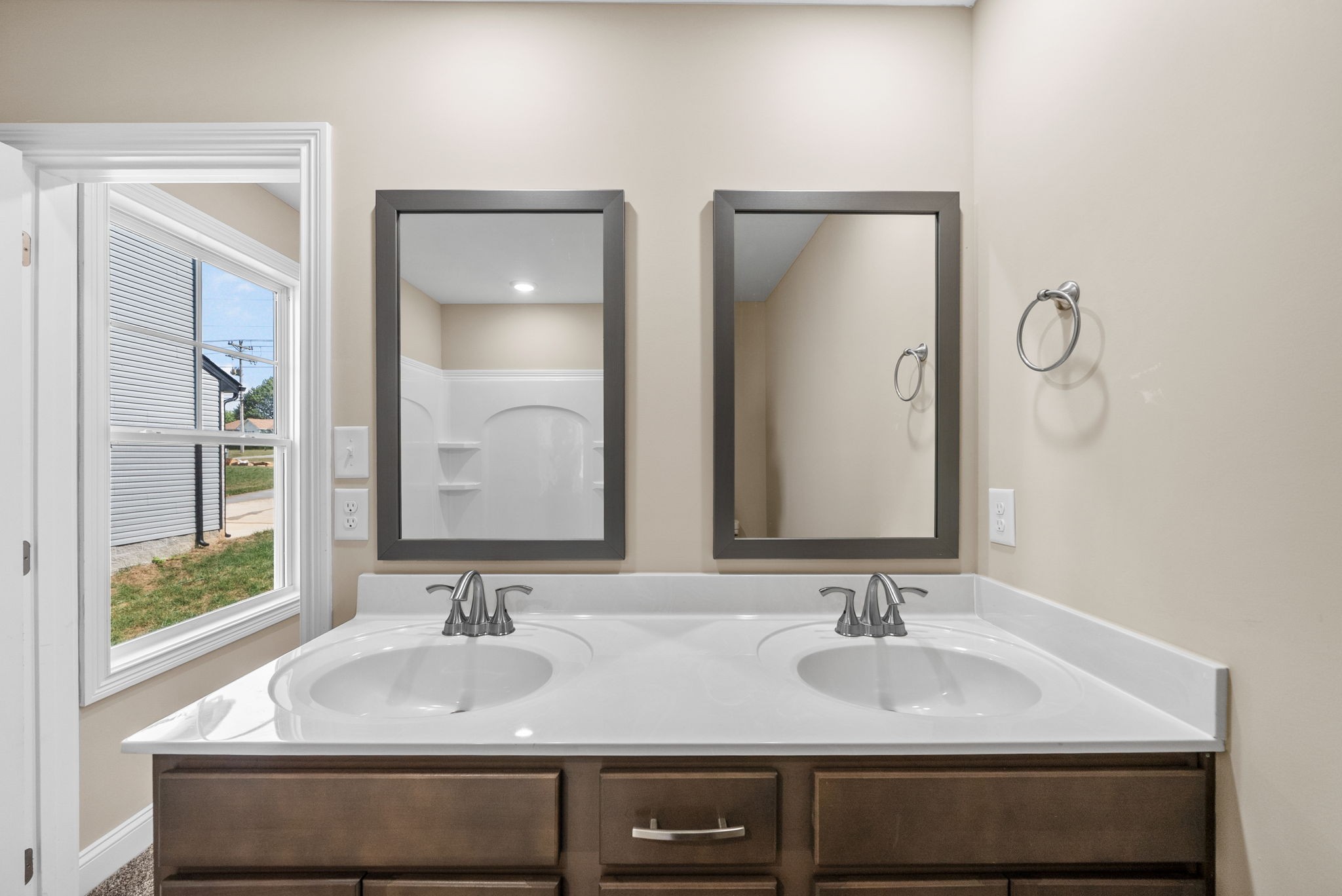 34 Echo Ridge Oak Grove, KY 42262 - Photo 17 of 33 a bathroom with double vanity sinks and a mirror