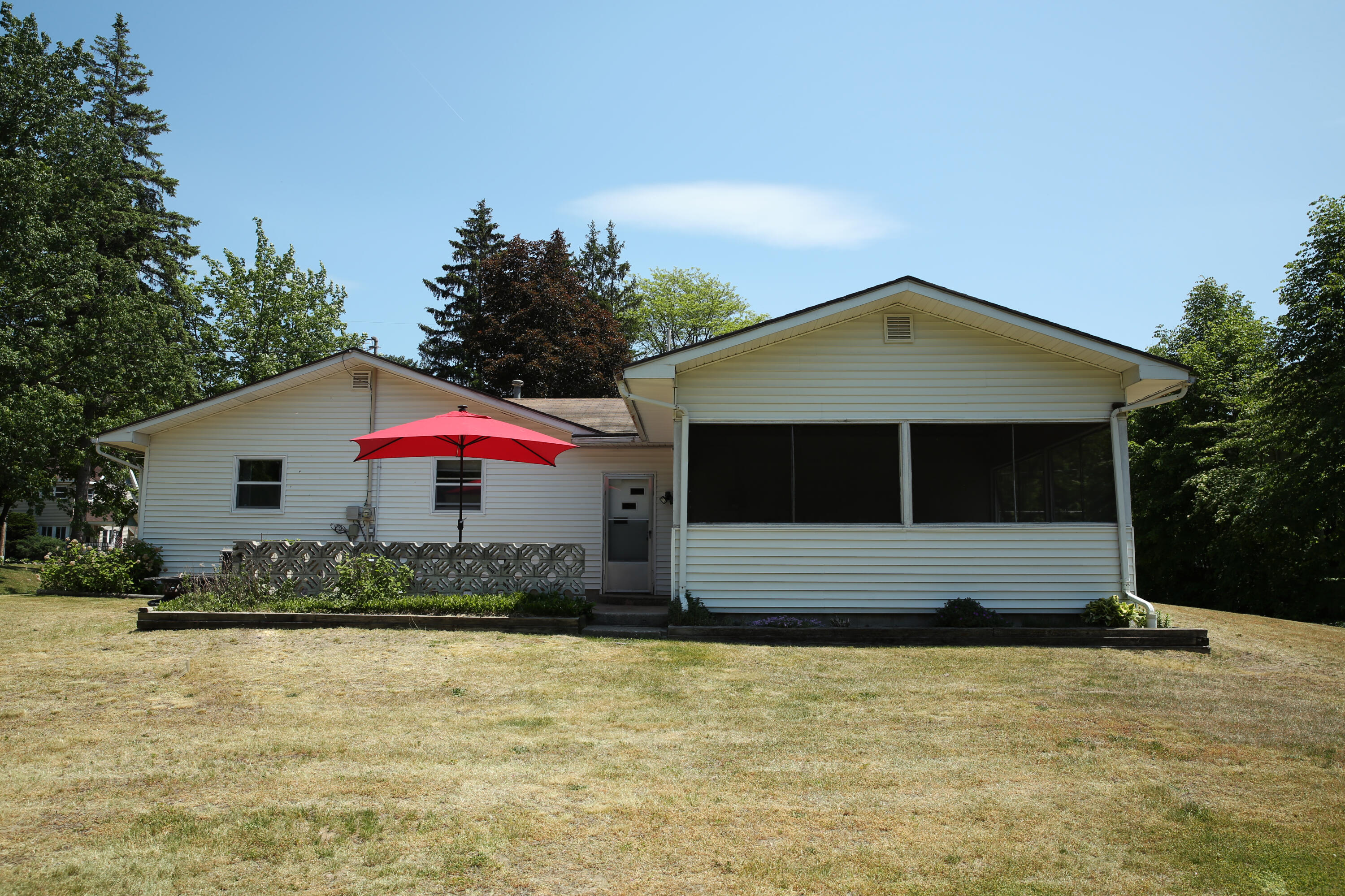 227 South Sears Street Reed City, MI 49677 - Photo 26 of 29 227Sears_May2023_33