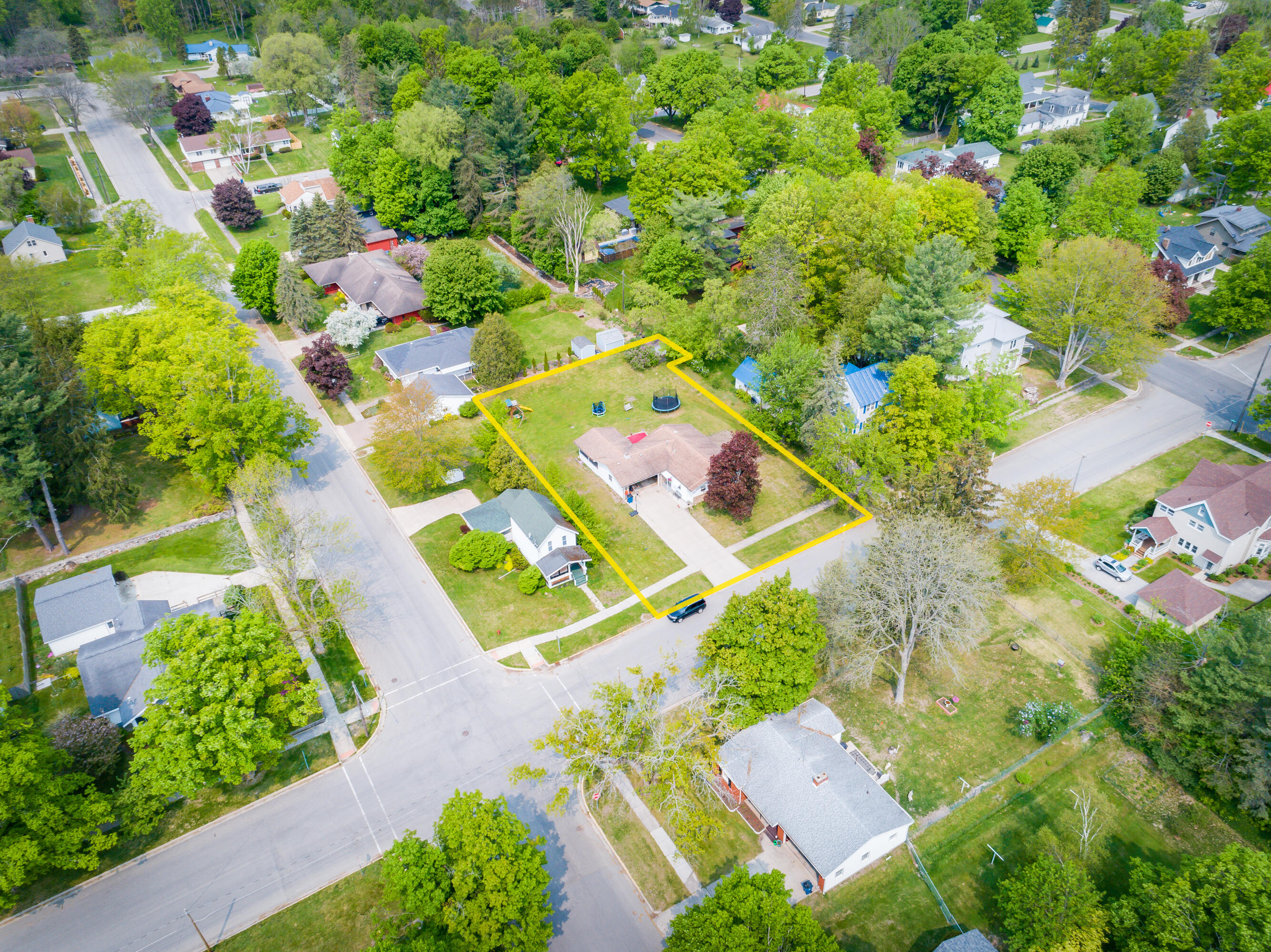 227 South Sears Street Reed City, MI 49677 - Photo 4 of 29 DJI_0014-Edit