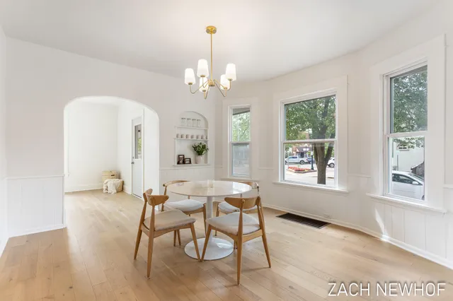 $374,900 | 430 Washington Avenue, Holland, MI 49423