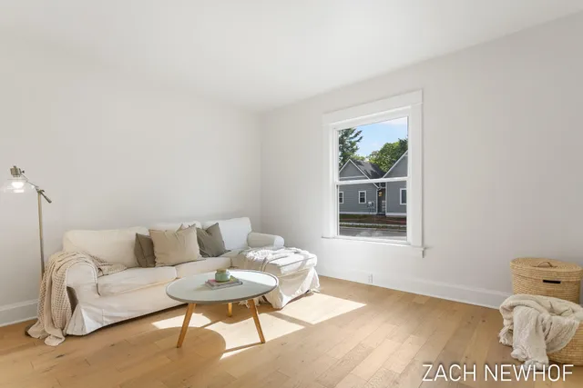 $374,900 | 430 Washington Avenue, Holland, MI 49423