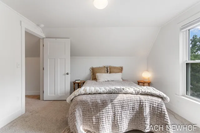 $374,900 | 430 Washington Avenue, Holland, MI 49423