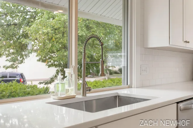 $374,900 | 430 Washington Avenue, Holland, MI 49423