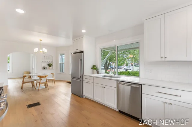 $374,900 | 430 Washington Avenue, Holland, MI 49423