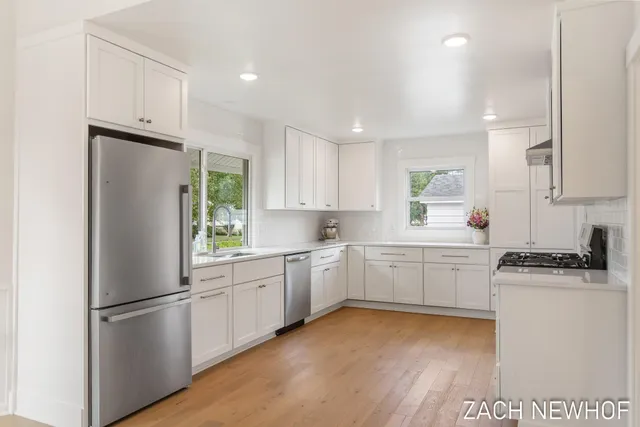 $374,900 | 430 Washington Avenue, Holland, MI 49423