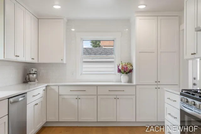 $374,900 | 430 Washington Avenue, Holland, MI 49423