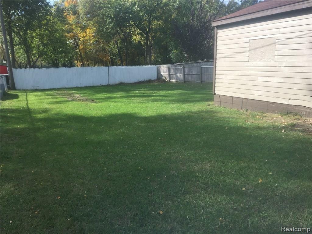389 West Kennett Road Pontiac, MI 48340 - Photo 18 of 23 IMG_8426.JPG