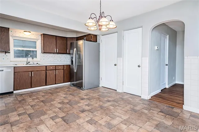 $284,500 | 9721 Shuffle Drive, St. Louis, MO 63123