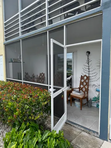 $1,600 | 271 Chatham North, West Palm Beach, FL 33417