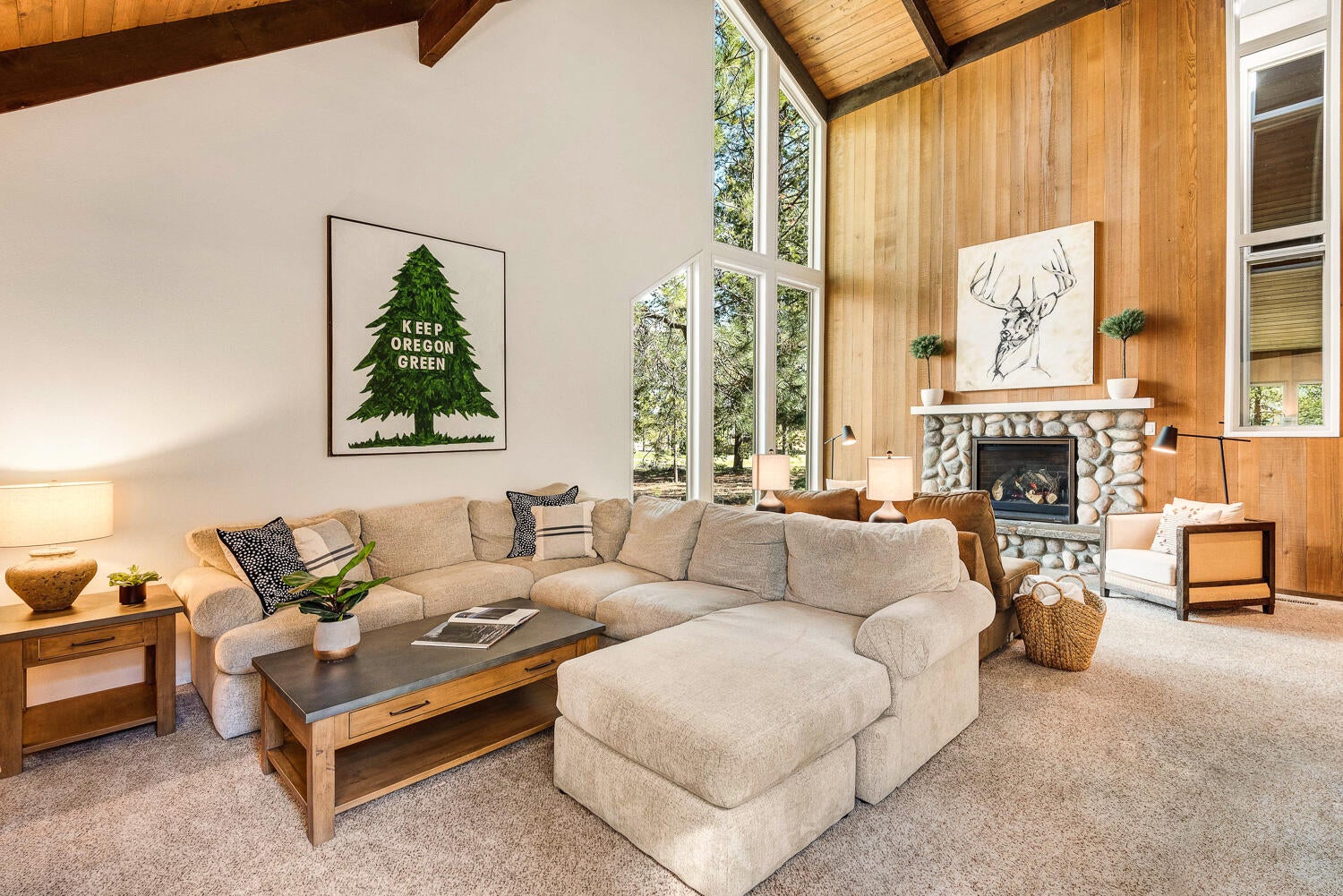17536 Meadow Lark Lane Sunriver, OR 97707 - Photo 6 of 37 Great Room