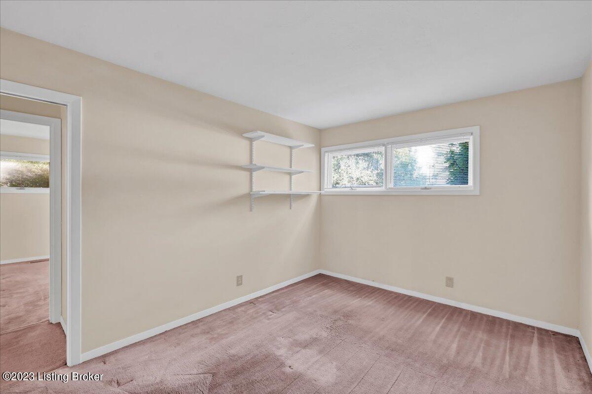 127 Blue Ridge Road Louisville, KY 40223 - Photo 32 of 58 39-127 Blue Ridge Rd-136